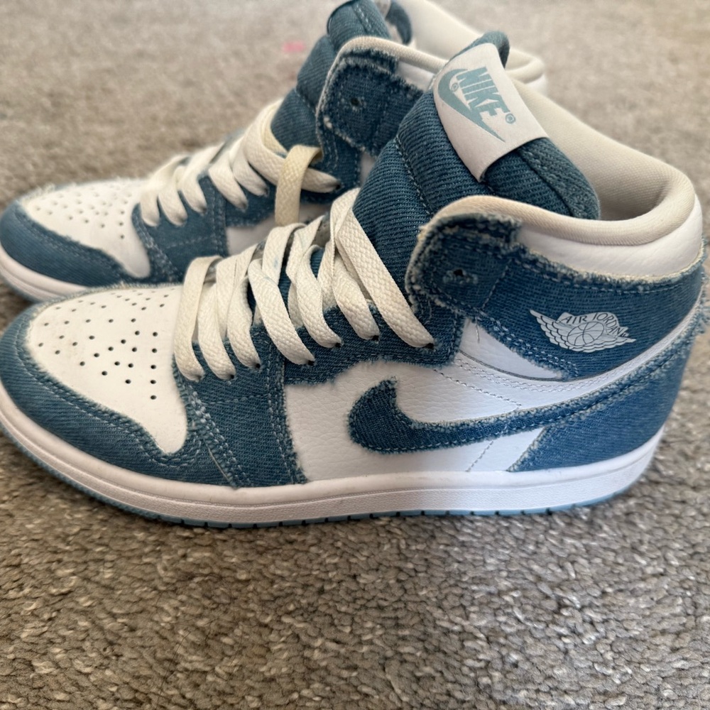 Jordan 1 retro distressed Denim youth excellent condition worn maybe 2 times